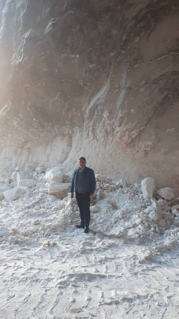 photo_5863960983314218999_y